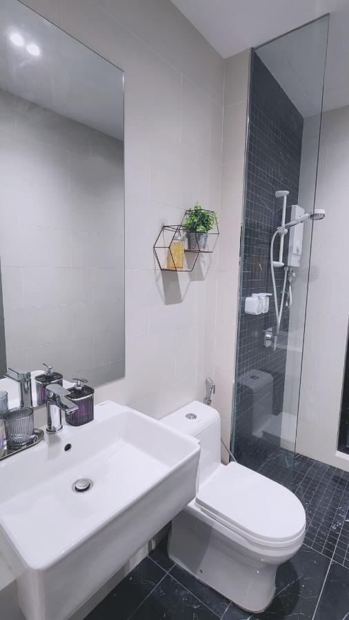Skypool With Seaview 8Pax Beacon Executive Suites - Georgetown City Centre - 3Km To Komtar Экстерьер фото